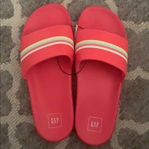 🆕 GAP Pool Slides!